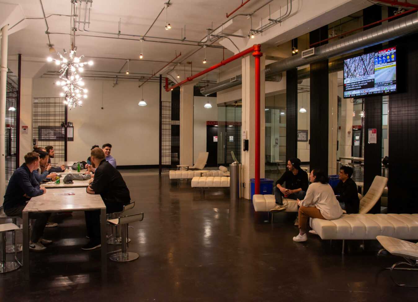 bdphhm0520220375-1348x976